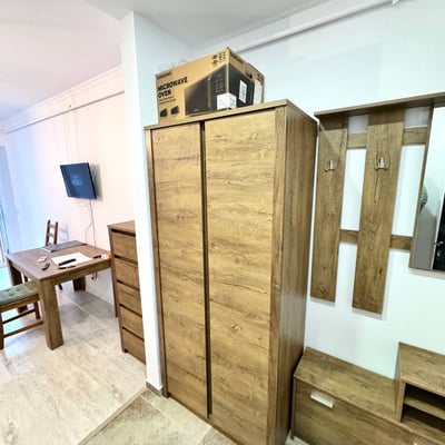 Miete eines gemütlichen 1-Zimmer-Apartments mit Balkon und Klimaanlage in Bukarest, Rumänien
